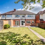 Spacious 5 Bed Home In Birmingham By 53 Degrees Property, Ideal For Business Stays, Free Parking!