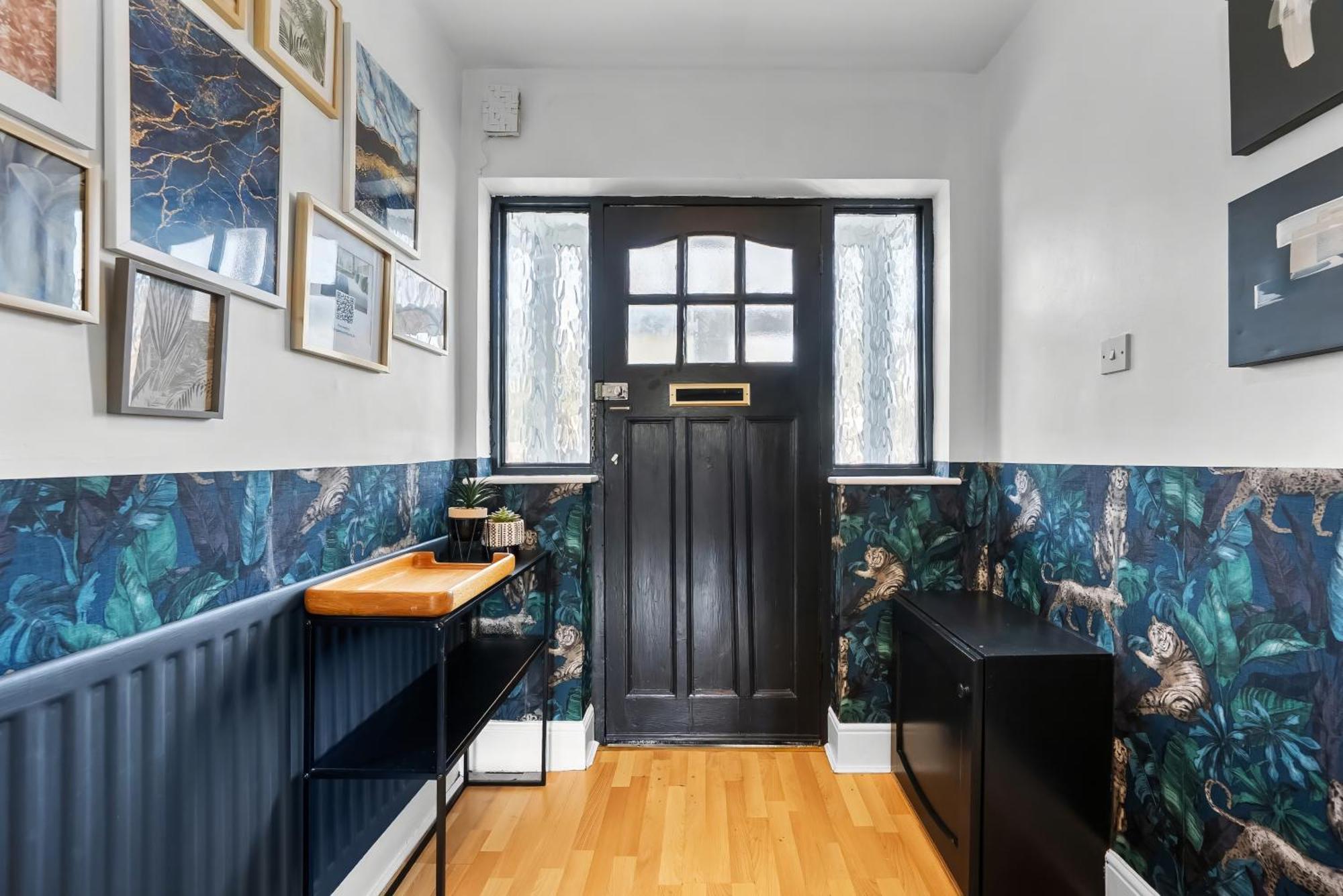 Spacious 5 Bed In By 53 Degrees Property, Ideal For Business Stays, Free Parking! Holiday home