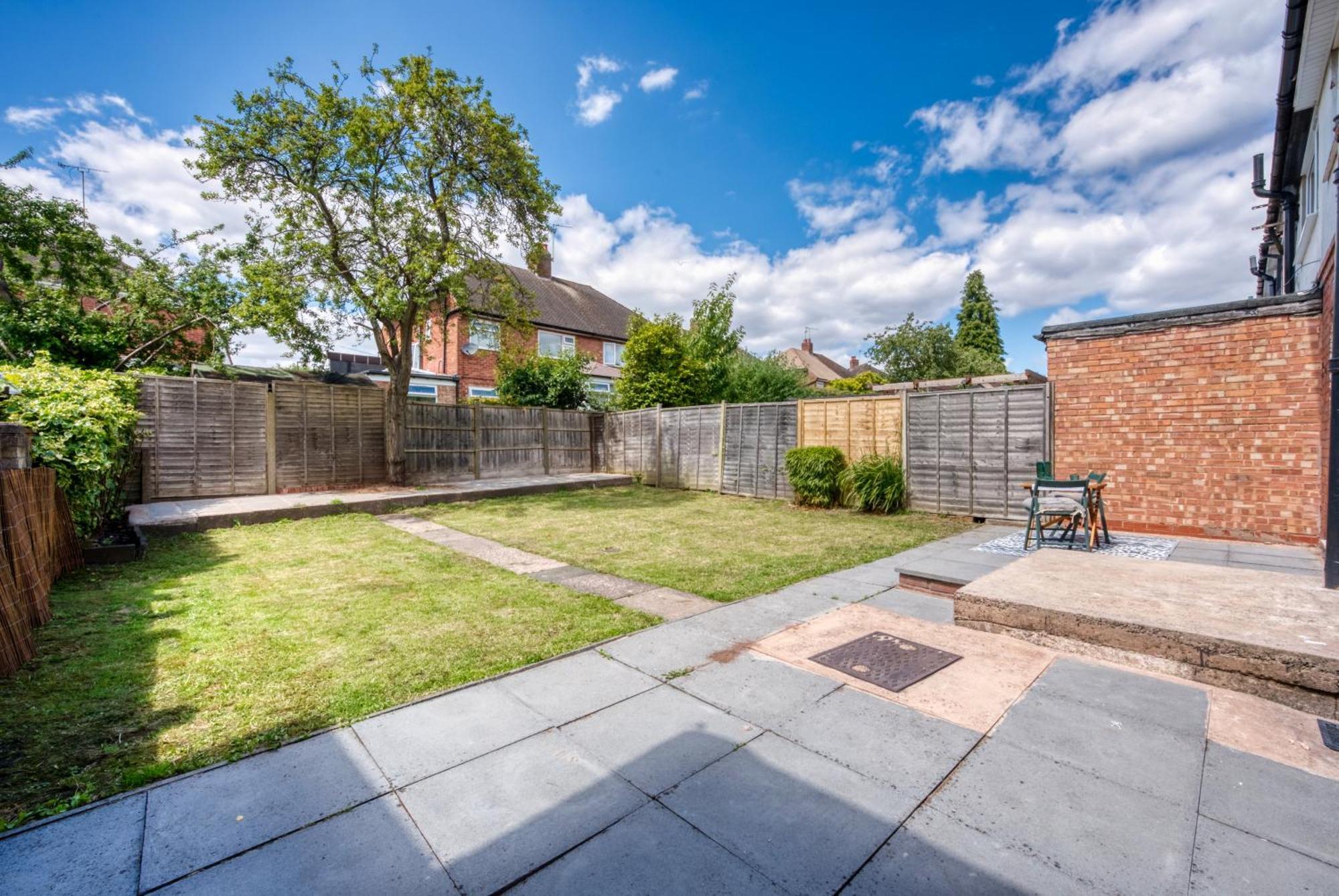 Spacious 5 Bed In By 53 Degrees Property, Ideal For Business Stays, Free Parking! Holiday home *