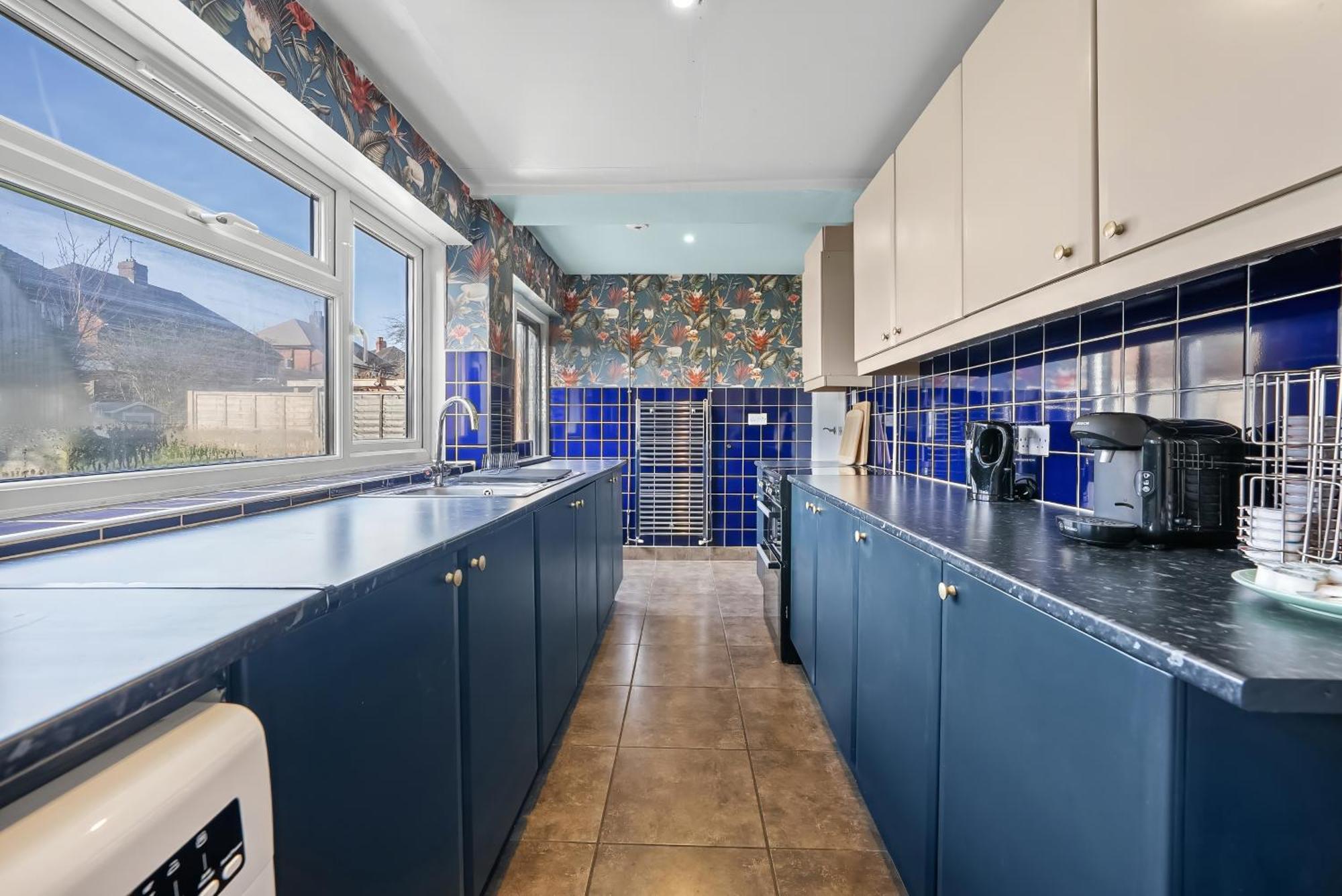 Spacious 5 Bed In By 53 Degrees Property, Ideal For Business Stays, Free Parking! Holiday home Birmingham